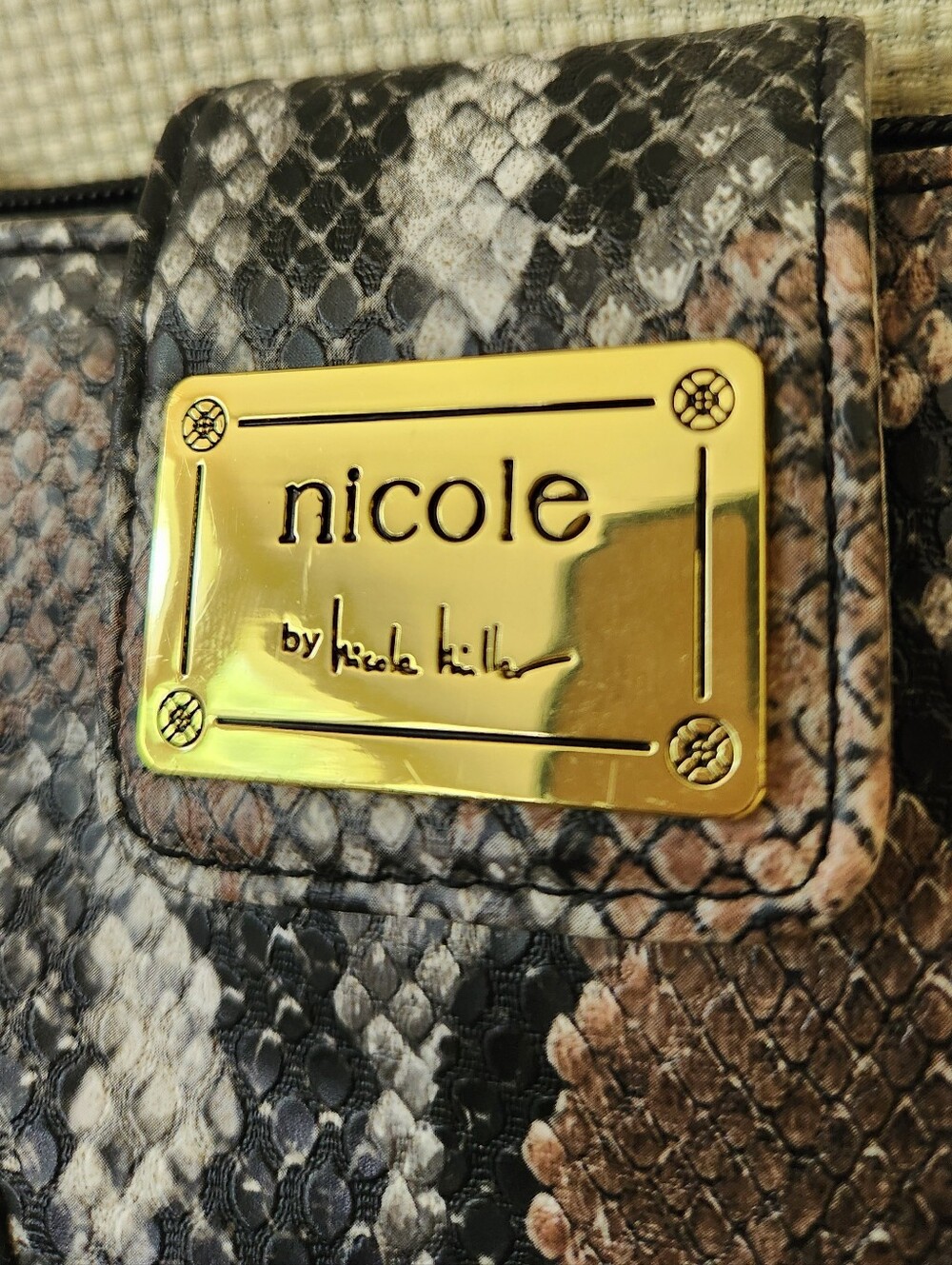 Nicole by Nicole Miller Faux Snakeskin Python Mini Crossbody Wallet Purse Bag - Picture 14 of 16